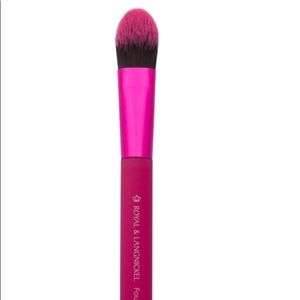 Brand new! Moda flat Foundation Brush in Pink!